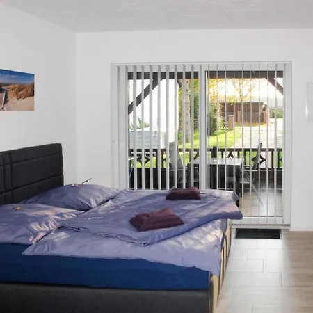 Haus Wolkenlos 아파트 Bannemin